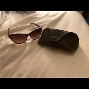 💯 Vince Camuto sunglasses 🕶